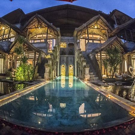 Avalon Ubud Castle & Spa Exterior foto